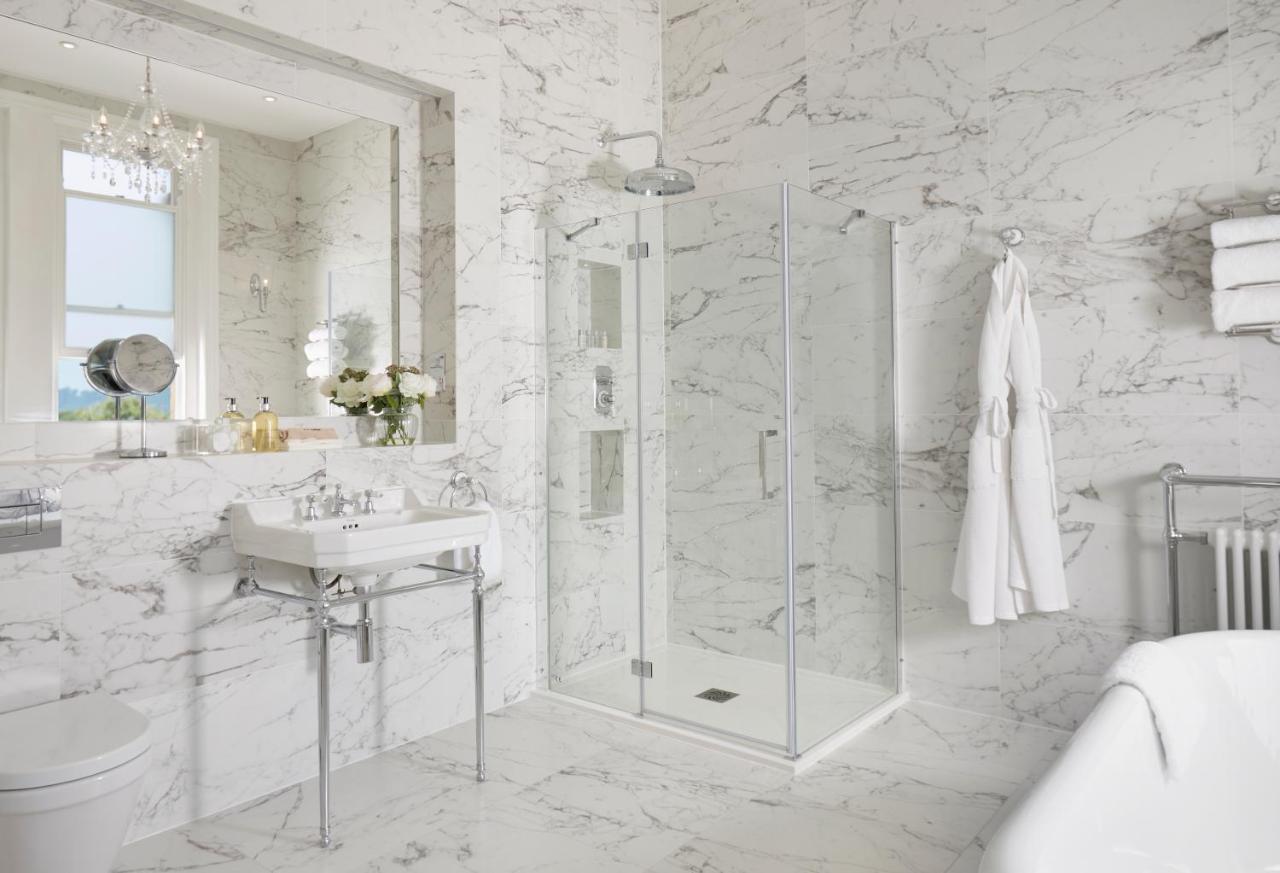 Bathen House Boutique Hotel Luaran gambar A modern bathroom