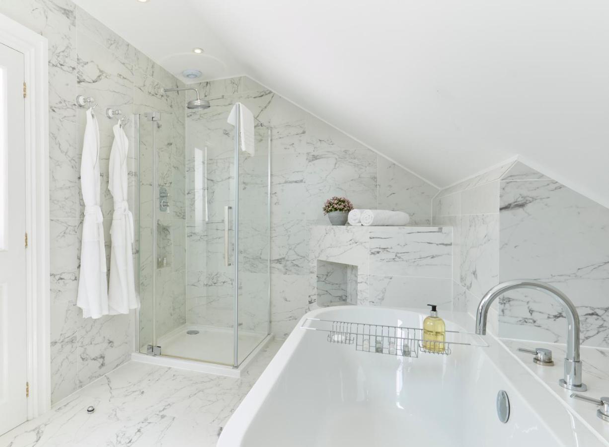 Bathen House Boutique Hotel Luaran gambar A modern bathroom