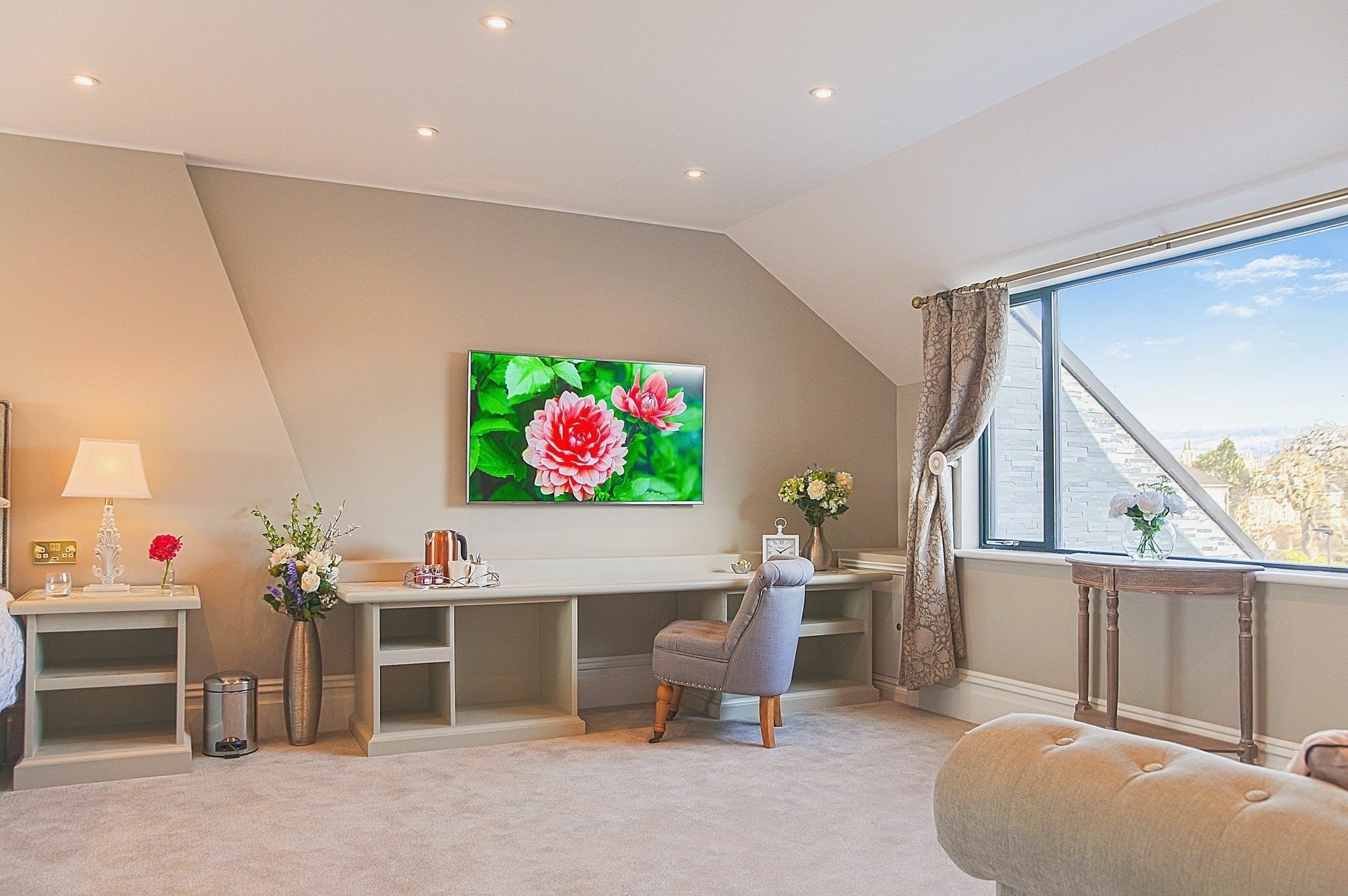 Bathen House Boutique Hotel Luaran gambar A room with a TV